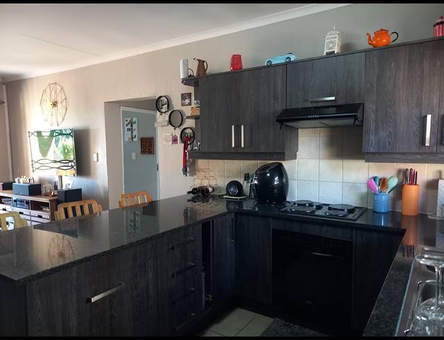 2 BEDROOM SIMPLEX RENTED IN WILGEHEUWEL